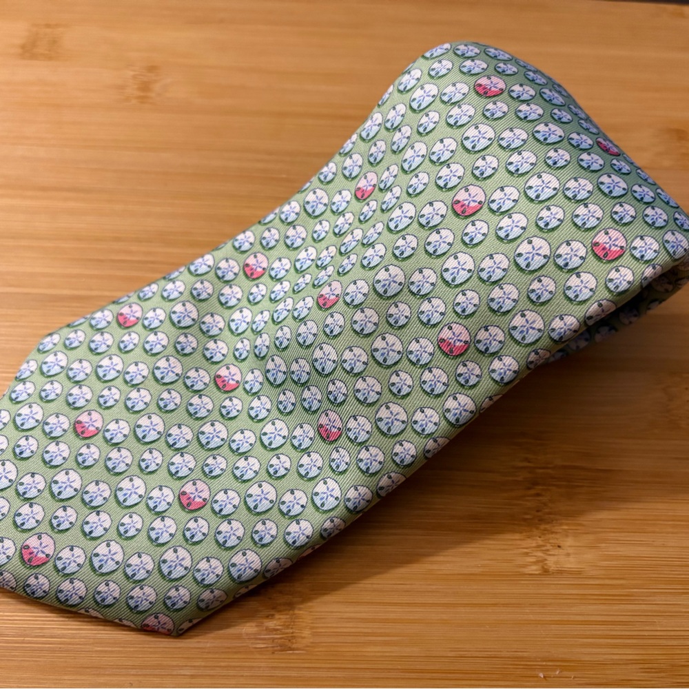 Vineyard Vines Green and Pink Patterned Tie